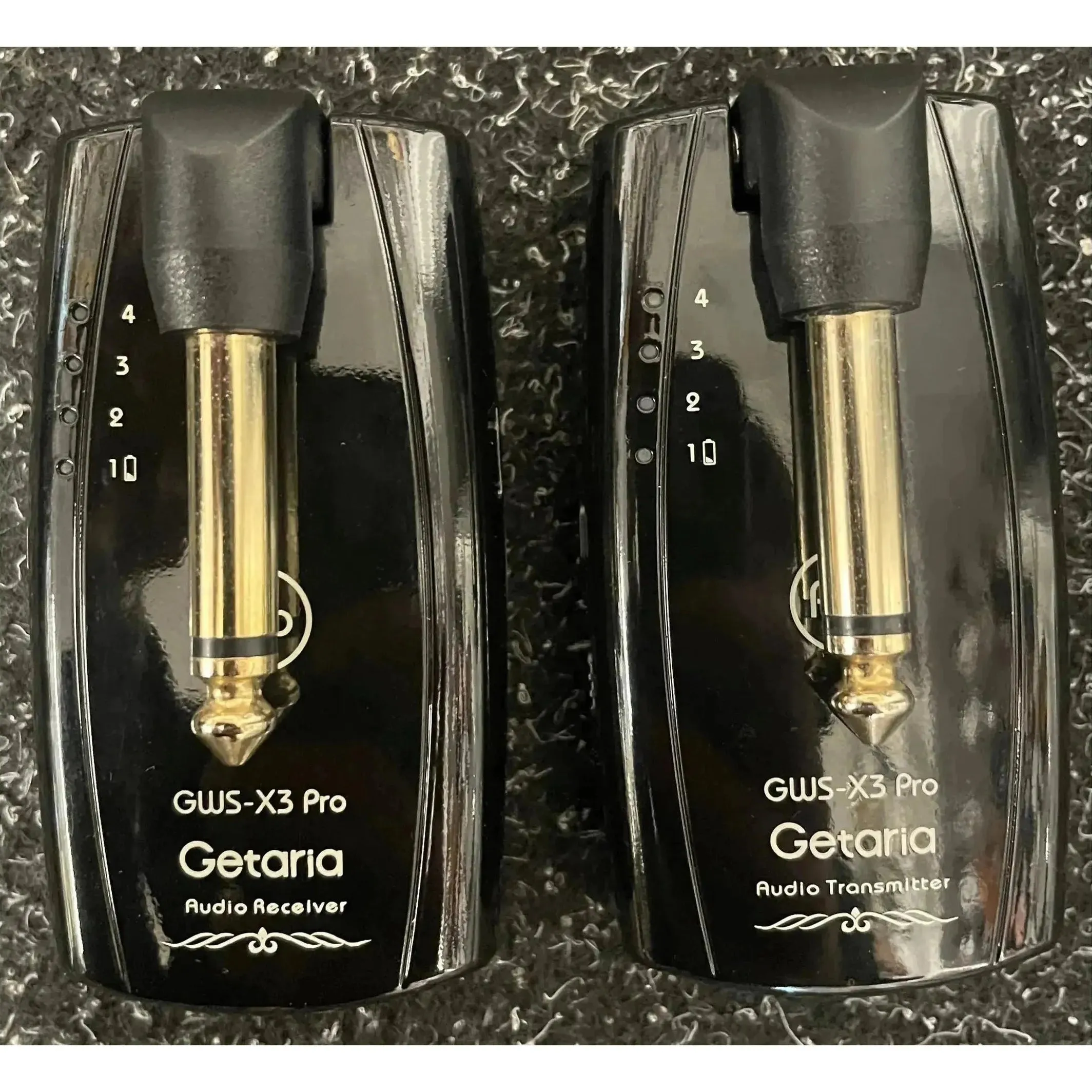 Getaria GWS-X3 Professional Rechargeable Wireless Guitar System Pre-Owned