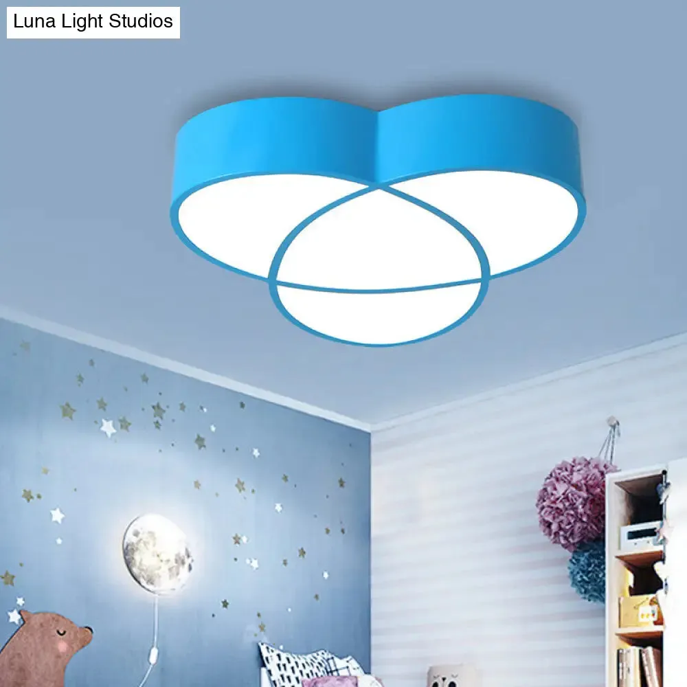 Stylish Acrylic Flower-Shaped Ceiling Light for Restaurants