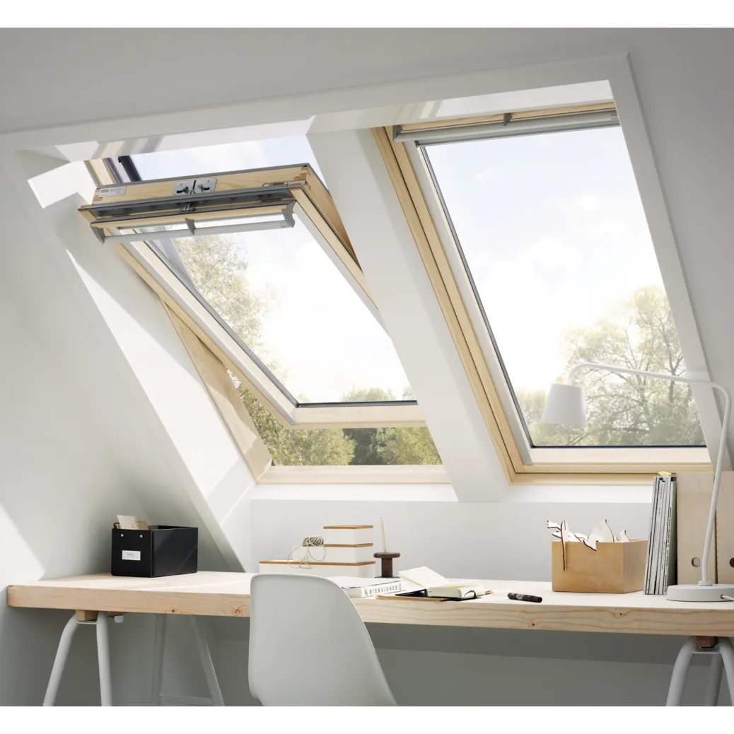 VELUX GGL CK04 3068 Triple Glazed Pine Centre-Pivot Roof Window (55 x 98 cm)